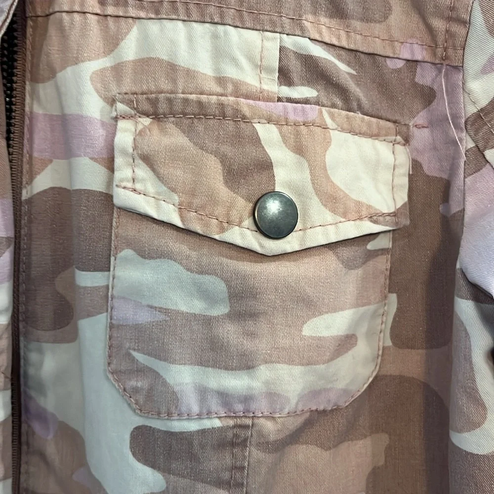 New Look pink toned camouflage women’s spring jacket USED size small - Picture 3 of 10